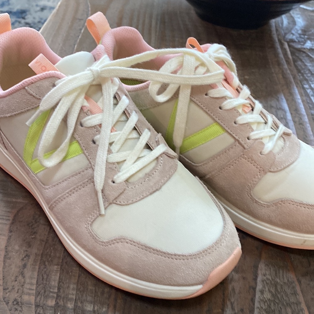 Vionic sneakers - Picture 3 of 14